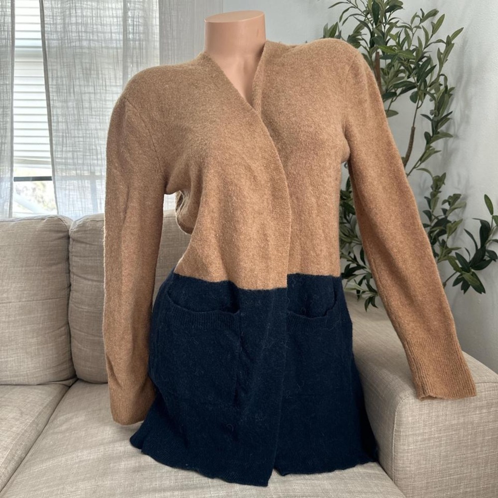 Madewell Kent colorblock Tan and navy blue cardigan sweater